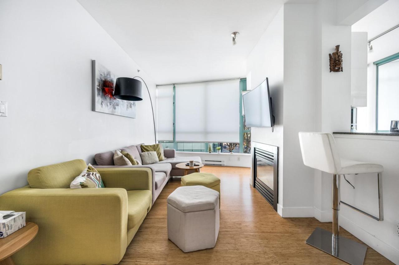 Bright 2 Bedroom Condo Downtown With Free Parking Vancouver Exterior foto