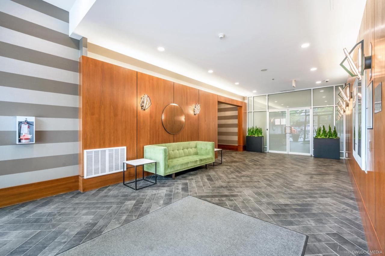 Bright 2 Bedroom Condo Downtown With Free Parking Vancouver Exterior foto
